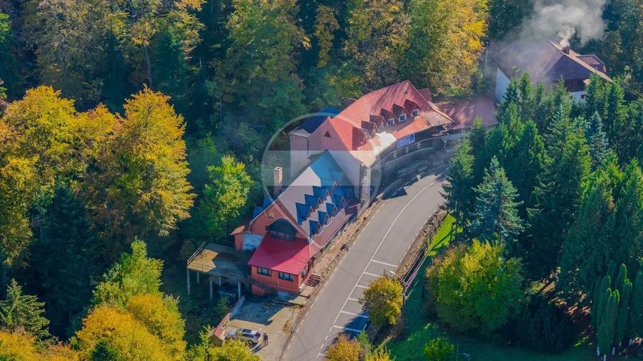 Hotel/Pensiune, de 1,300 mp, în Valea Râșnoavei