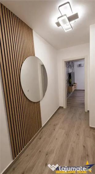 Apartament cu 2 camere decomandat în Tractorul