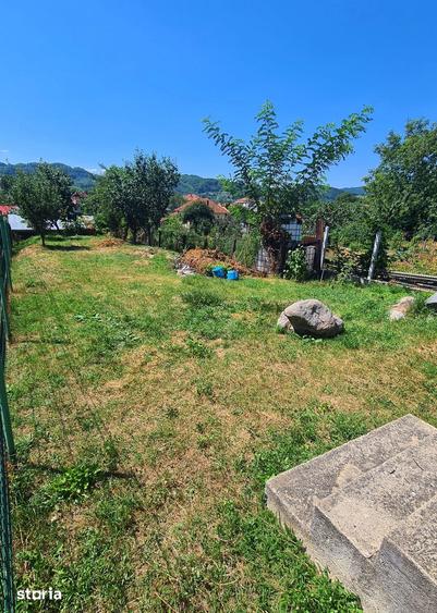 Casă cu 4 camere cu Teren 407 Mp în Țițești