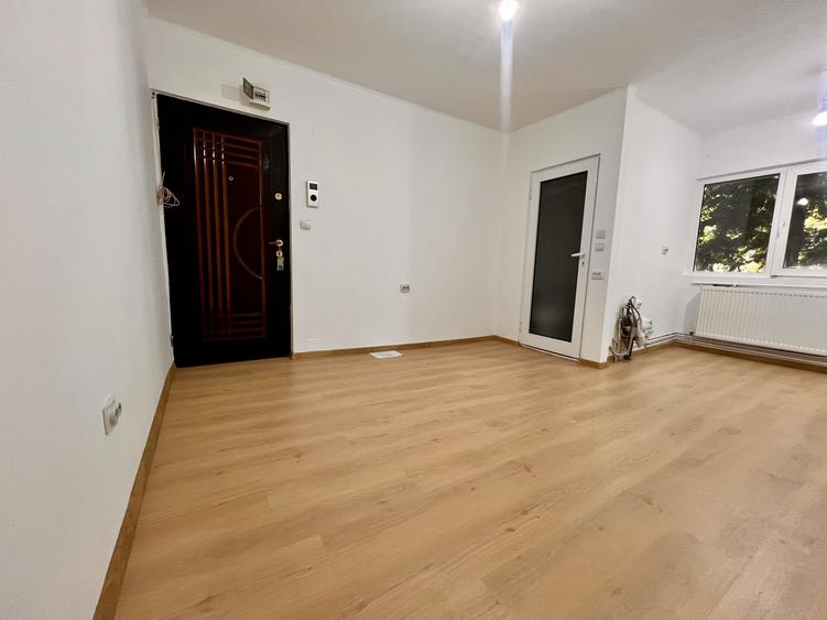 Garsonieră decomandată în Aradului