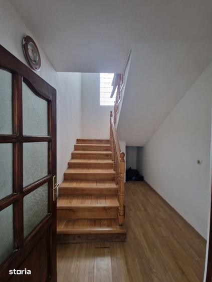 Casă cu 4 camere cu Teren 700 Mp în Recea