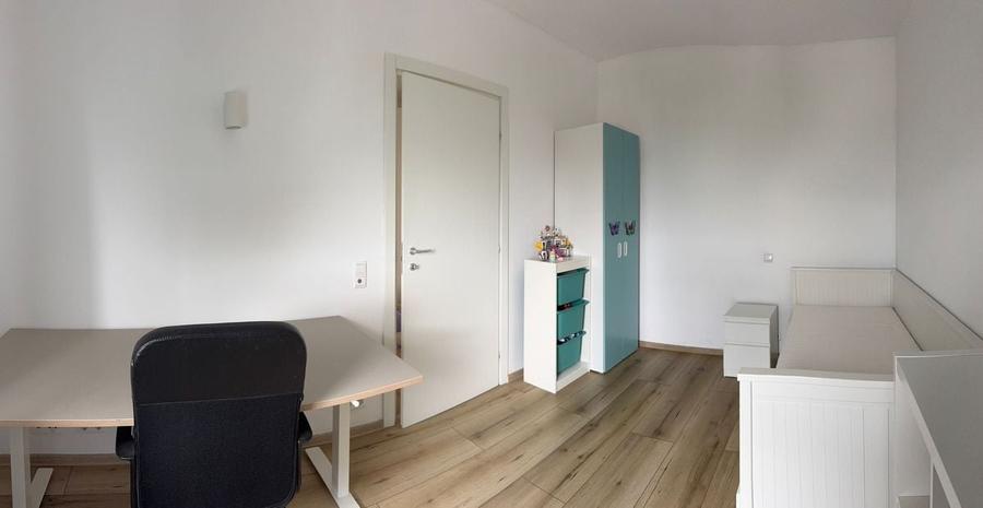 Apartament cu 3 camere decomandat, mobilat în Doamna Ghica