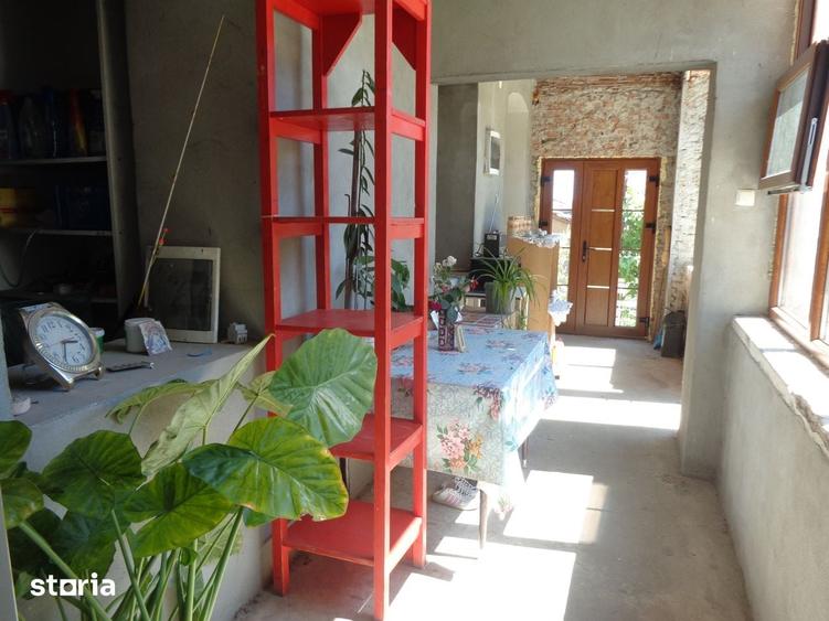Casă cu 3 camere cu Teren 5132 Mp în Central