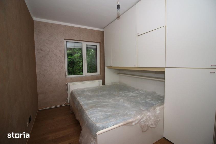 Apartament cu 3 camere decomandat în Est