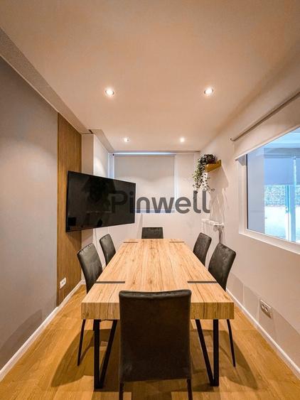 Apartament cu 3 camere decomandat, mobilat în P-ța Victoriei