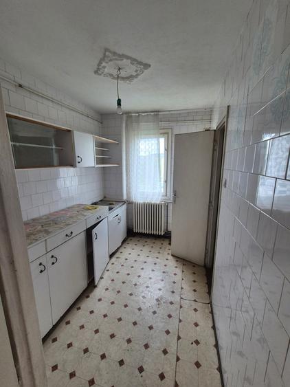Apartament cu 3 camere semidecomandat în Micro I