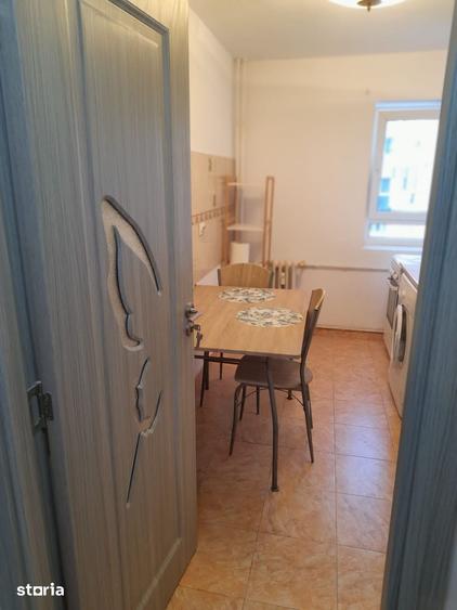 Apartament cu 3 camere în Tineretului
