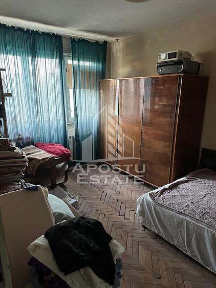 Apartament cu 4 camere decomandat, mobilat în Complex Studențesc