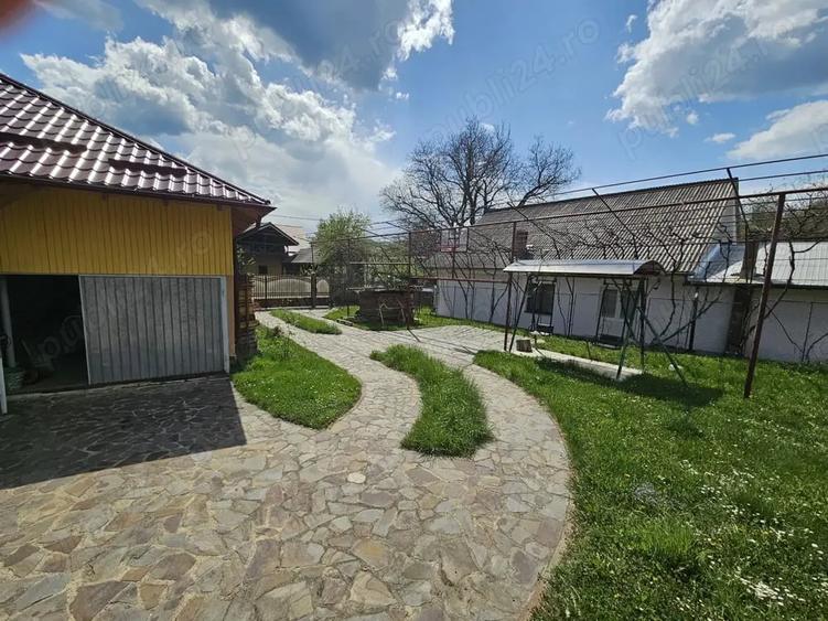 Casă cu 5 camere cu Teren 1060 Mp în Central
