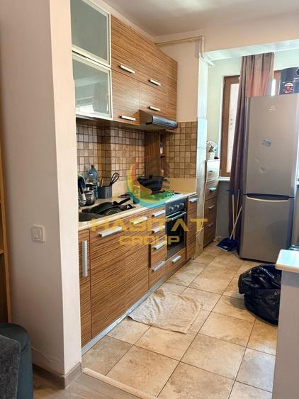 Apartament cu 2 camere semidecomandat, mobilat în Est