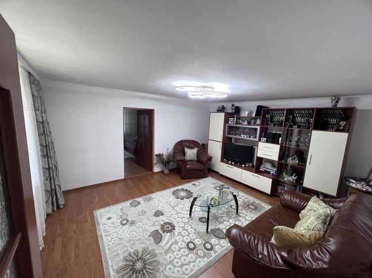 Casă cu 4 camere în Bora