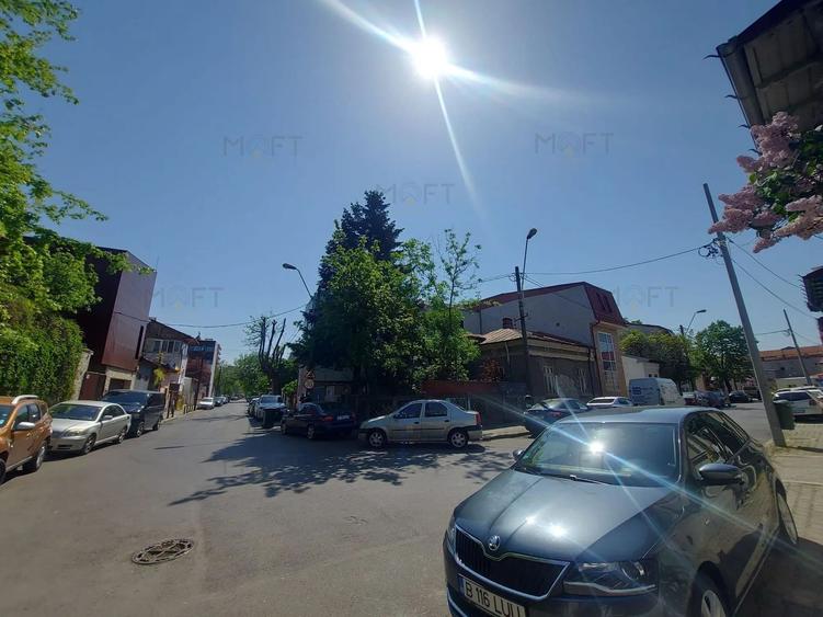 Casă individuală cu 2 camere cu Canalizare în P-ța Victoriei