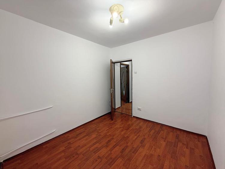 Apartament cu 2 camere semidecomandat în Apărătorii Patriei