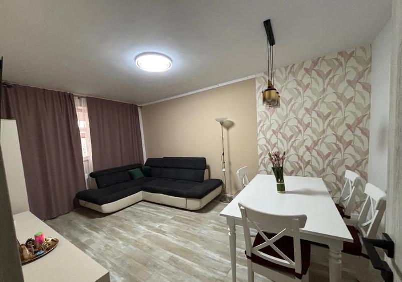 Apartament cu 3 camere decomandat, mobilat în Drumul Taberei