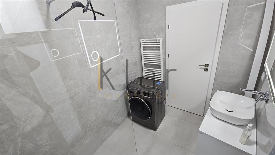Apartament cu 3 camere semidecomandat, mobilat în Calea Turzii