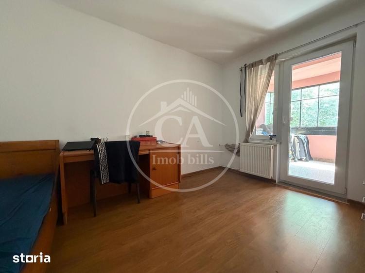 Apartament cu 4 camere decomandat în Decebal
