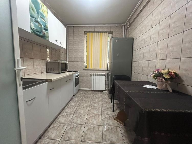 Apartament cu 2 camere semidecomandat, mobilat în Tomis III