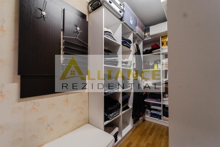 Casă individuală cu 5 camere decomandat cu Canalizare în Berceni
