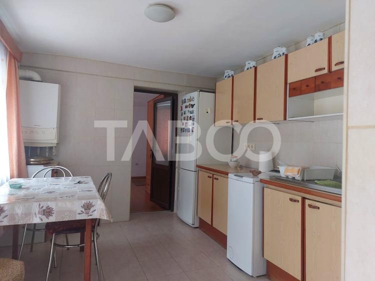 Casă cu 5 camere decomandat cu Canalizare în Cisnădie