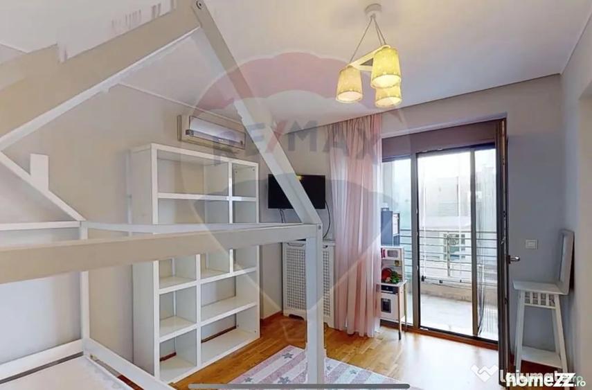 Apartament cu 3 camere semidecomandat în Sisești