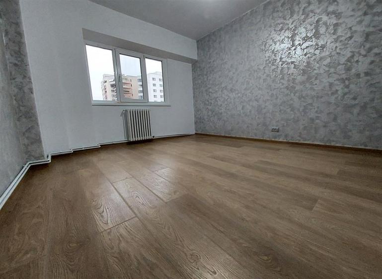 Apartament cu 3 camere decomandat în Păcurari