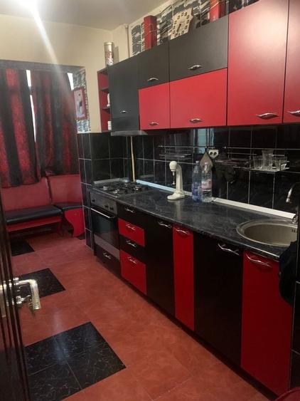 Apartament cu 3 camere decomandat în Popoveni
