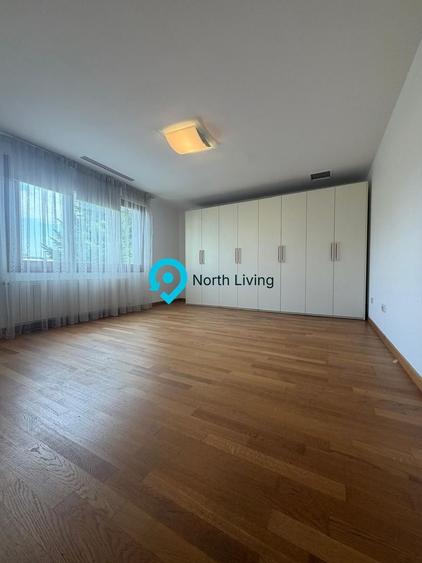 Duplex cu 6 camere cu Canalizare în Central