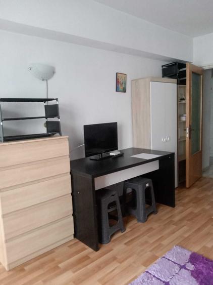 Garsonieră decomandată în Berceni