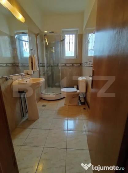 Casă cu 4 camere cu Teren 1500 Mp în Malu Mare