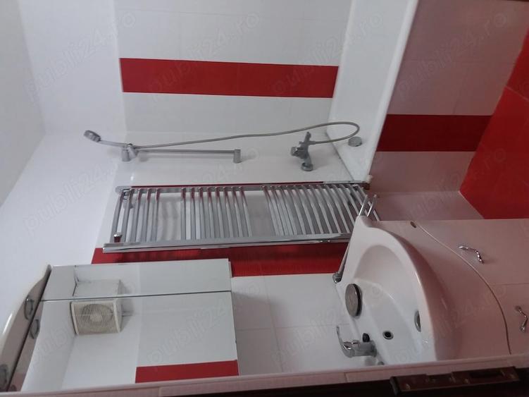 Apartament cu 3 camere decomandat în Universitate