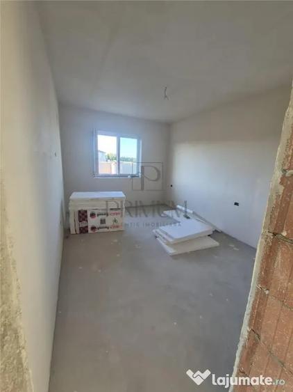 Casă cu 4 camere cu Teren 300 Mp în Moșnița Veche