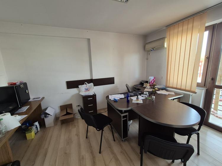 Apartament cu 4 camere în Central