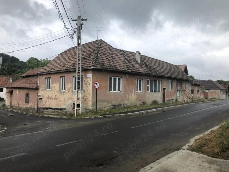Spațiu comercial, de 2,300 mp, în Motiș