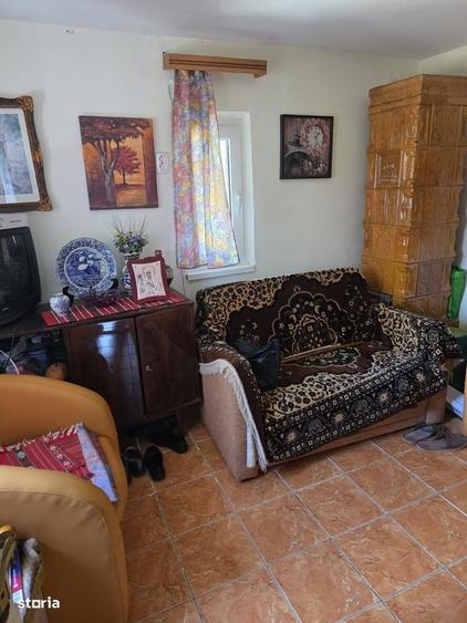 Casă cu 3 camere în Dealu