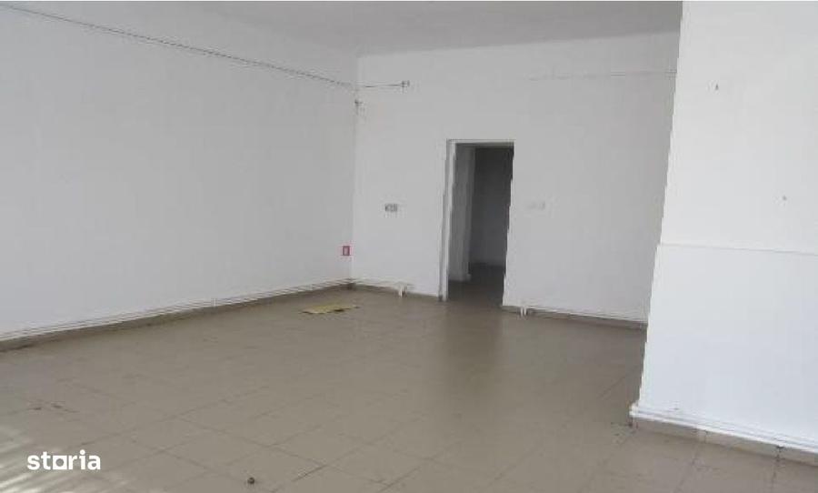 Spațiu comercial, de 67 mp, în Luciu