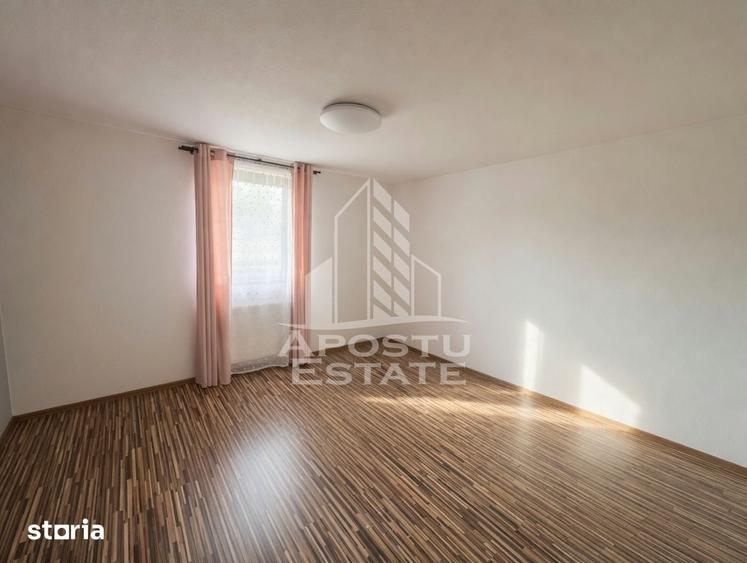 Casă cu 5 camere cu Teren 2972 Mp în Central