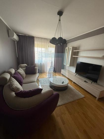 Apartament cu 2 camere decomandat în Tractorul