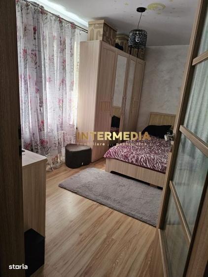 Apartament cu 3 camere decomandat în Cetate