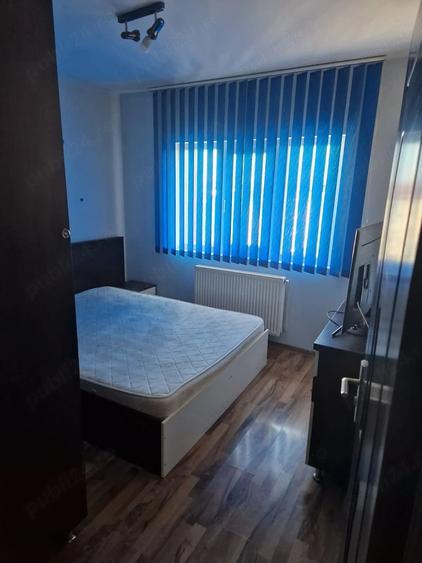 Apartament cu 3 camere decomandat în Lidia