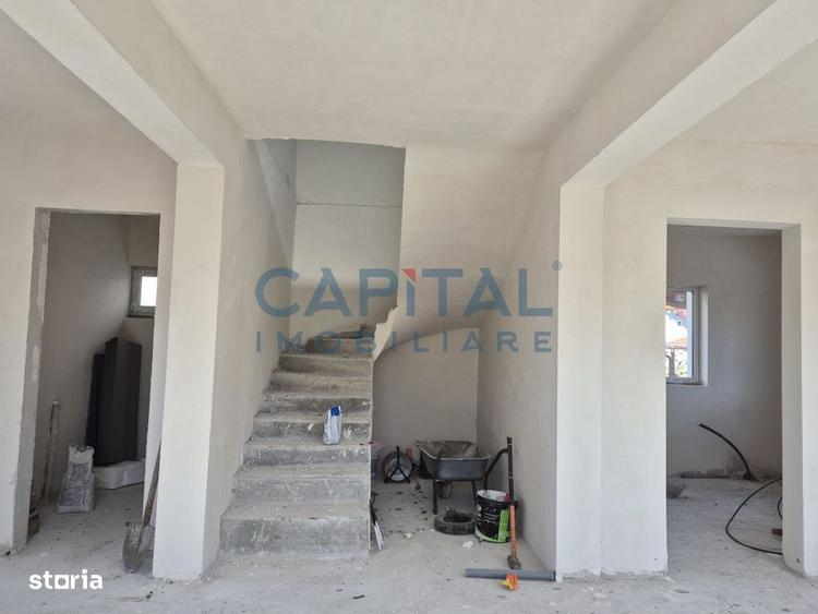 Casă cu 5 camere cu Teren 700 Mp în Apahida