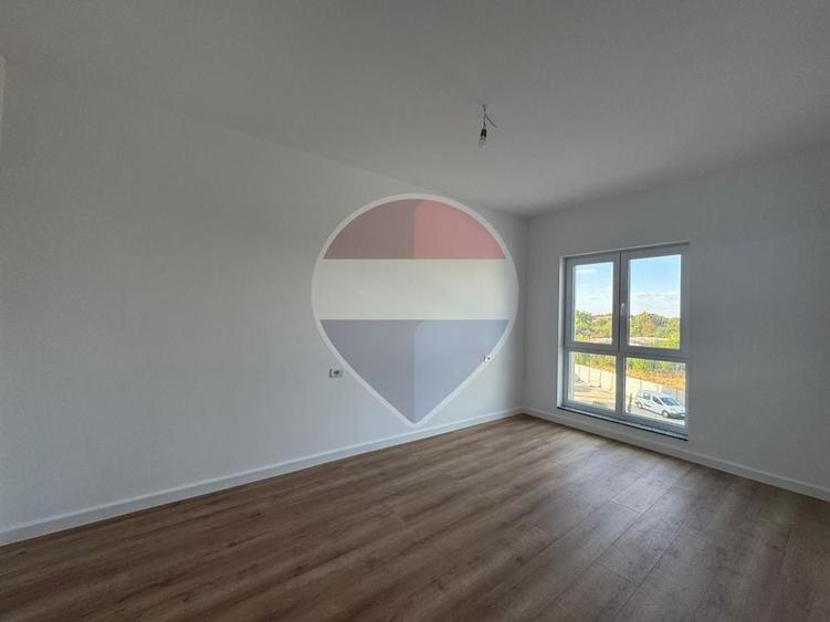 Apartament cu 2 camere semidecomandat în Micălaca