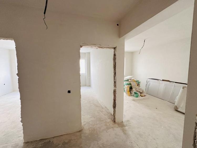 Apartament cu 2 camere decomandat în Chiajna