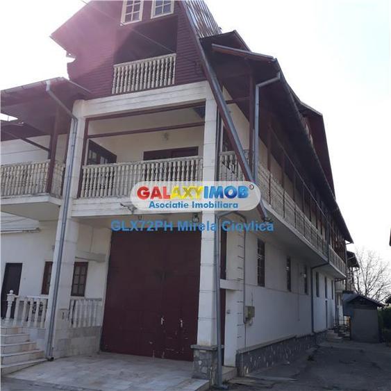 Casă cu 10 camere cu Teren 1500 Mp în Central