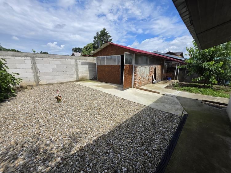 Casă renovată cu 6 camere, teren 557 mp – Berceni, Prahova - 13