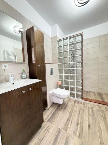 Apartament cu 2 camere semidecomandat, mobilat în Florești