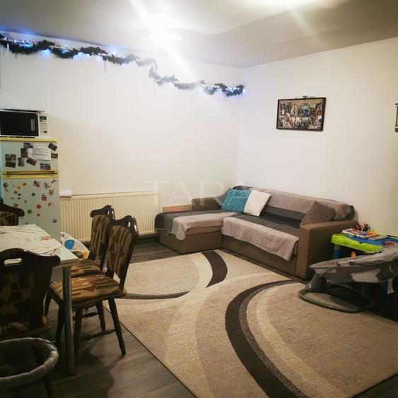 Apartament cu 3 camere decomandat, mobilat în Florești