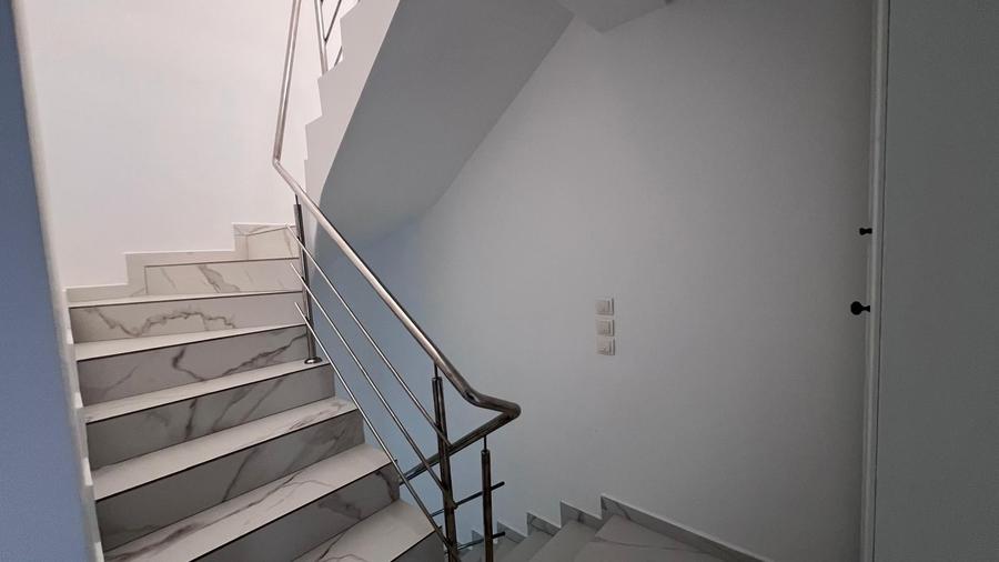 Casă cu 4 camere cu Canalizare în Prelungirea Ghencea