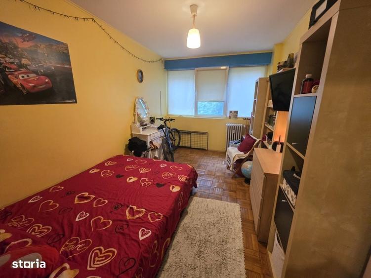 Apartament cu 3 camere semidecomandat în Basarabia