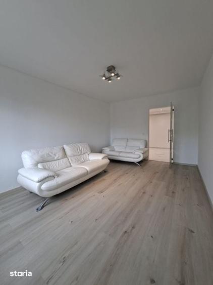 Apartament cu 3 camere decomandat în Republicii