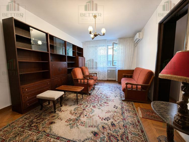 Apartament cu 3 camere semidecomandat în Titan